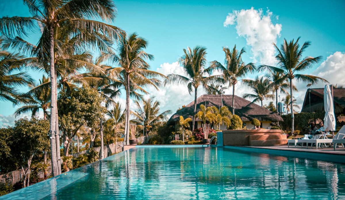 seychelles resort infinity pool