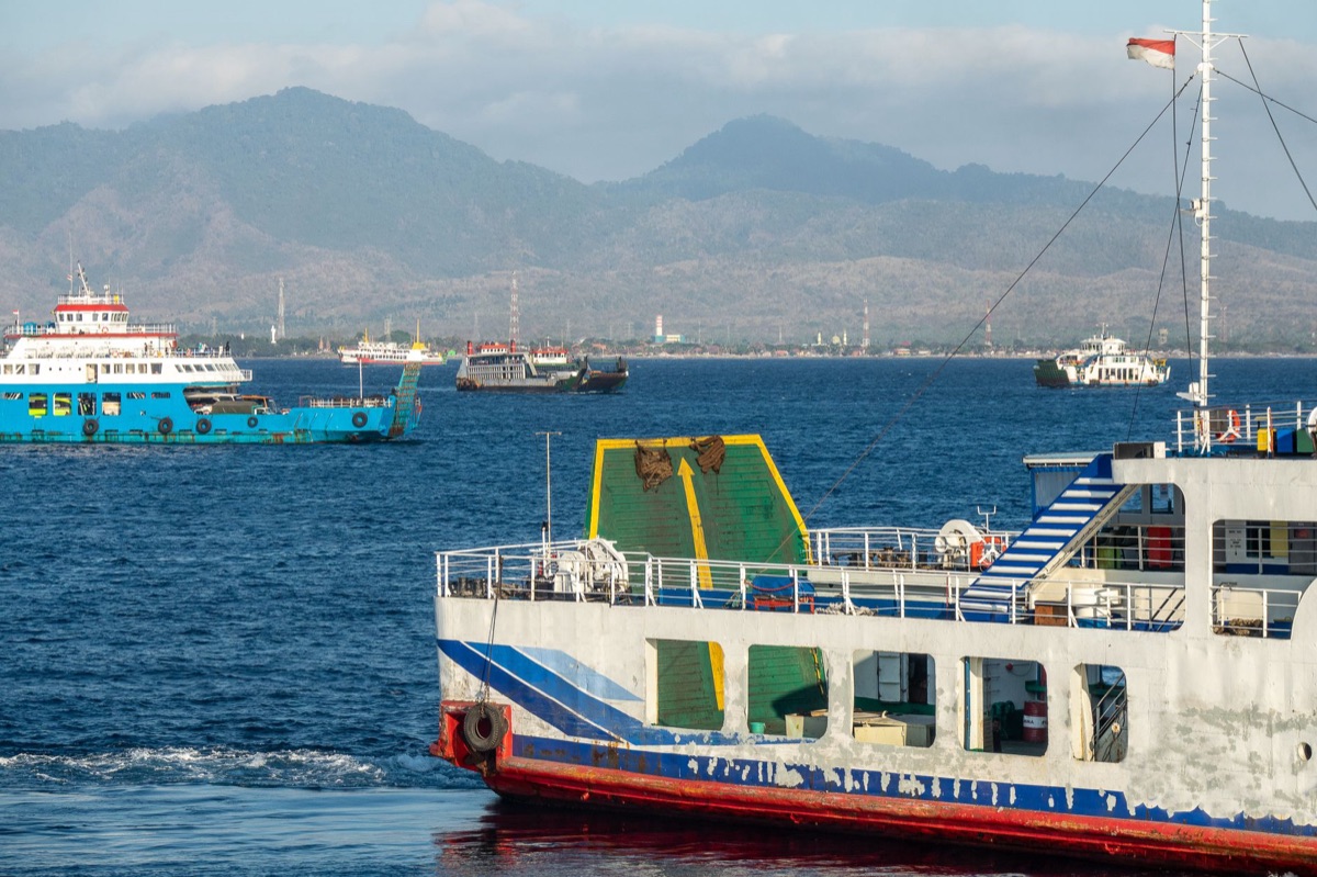 Ferryboot am Seychellen-Hafen