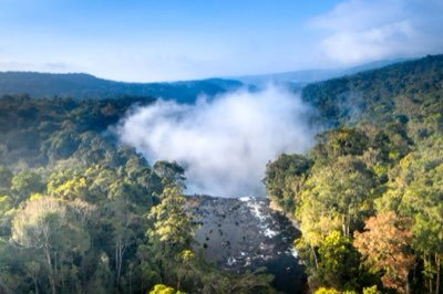 ラディグ島ハイキング：生命の鼓動を感じる静かなる旅路完全ガイド