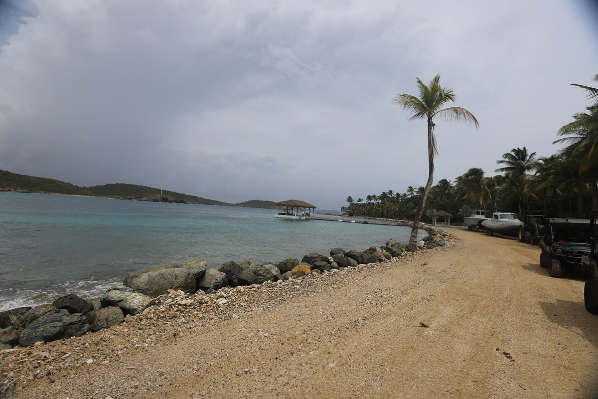 playa con agua turquesa en seychelles